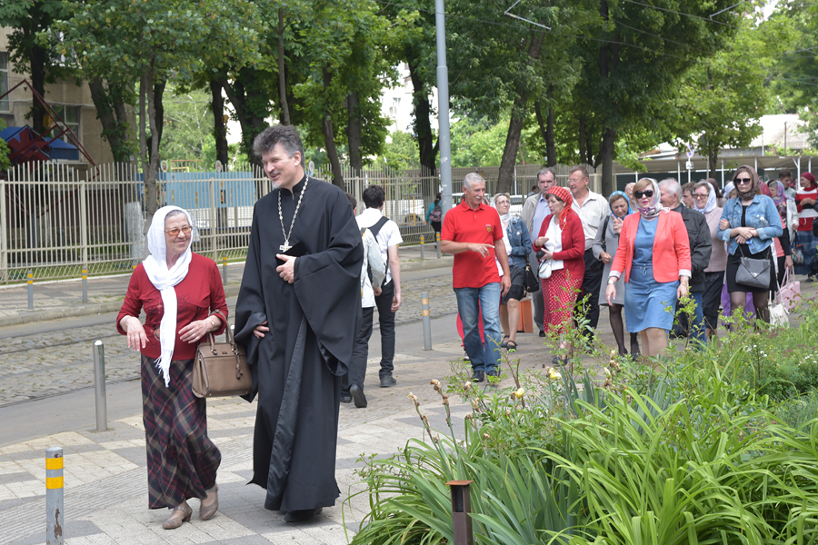 Паломническая поездка членов ВОГ Новороссийска в Краснодар 14.05.16 (18).jpg